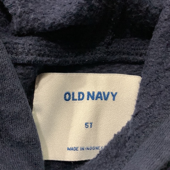 Like new, Old Navy blue hoody. Size 5T - Picture 2 of 4